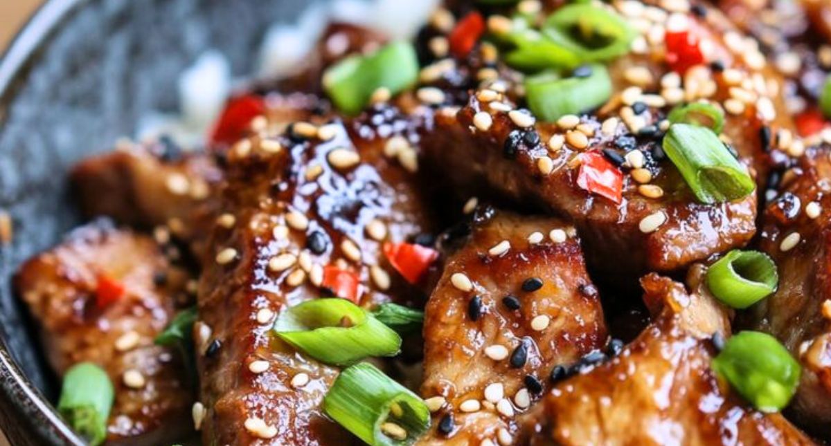 Échine de porc poêlée au miel, gingembre et soja